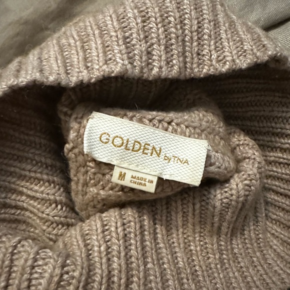 Aritzia TNA Tan Textured Mock Neck Chunky Sweater Size M - Picture 3 of 5